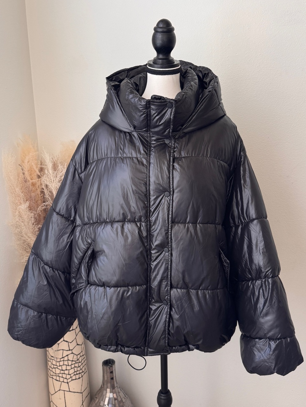 H&M Women’s Black Glossy Oversized Hooded Puffer Jacket - M/L